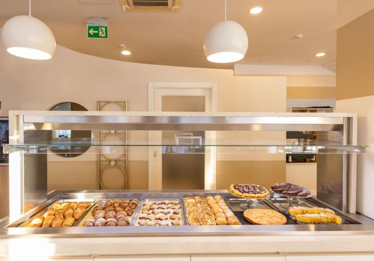 Hotel La Residenza Riccione Luaran gambar