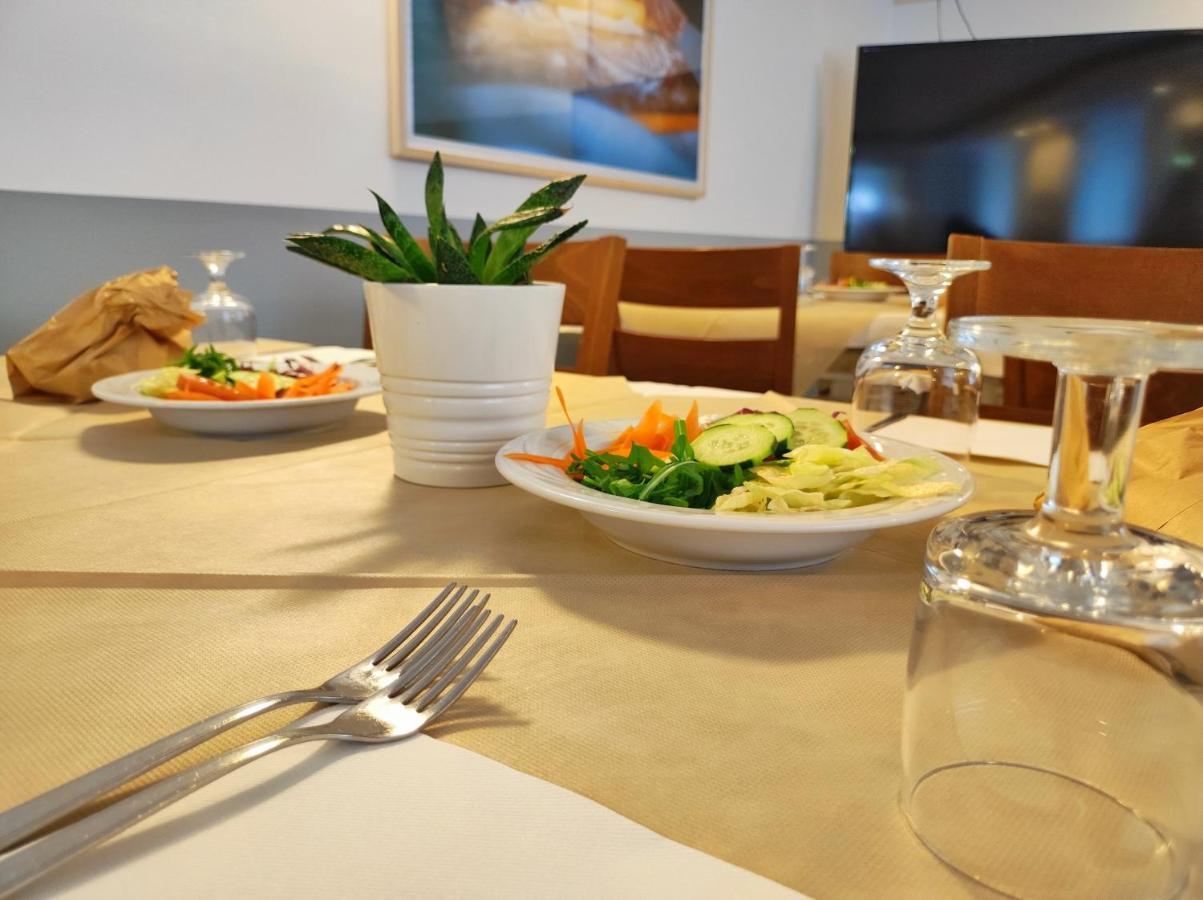 Hotel La Residenza Riccione Luaran gambar