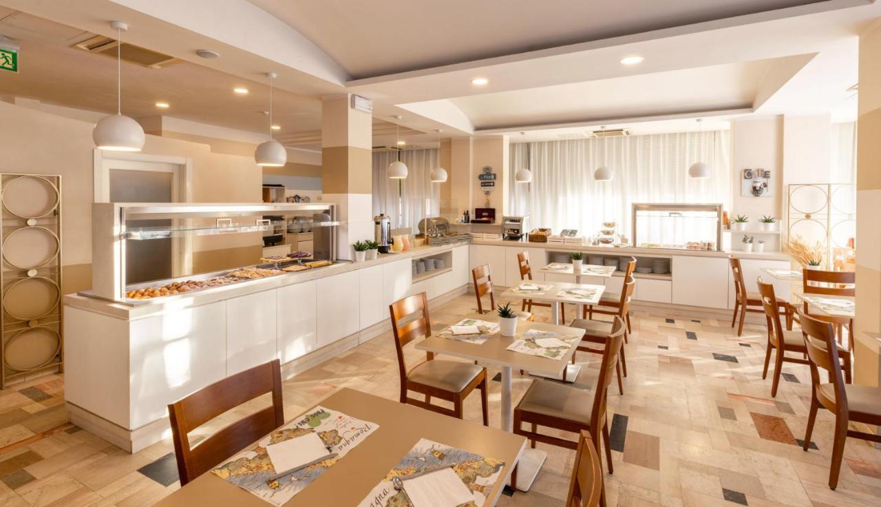Hotel La Residenza Riccione Luaran gambar